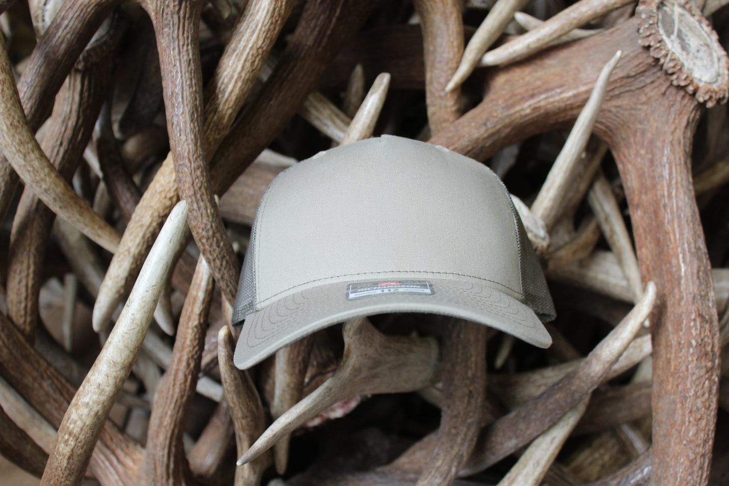 Curve brim logo hats