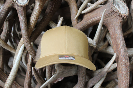 Curve brim logo hats
